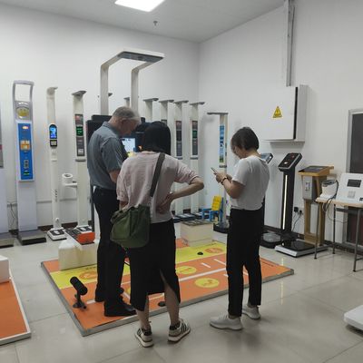Máquina de exame médico de saúde conveniente com peso ≤ 300 kg e ecrã táctil