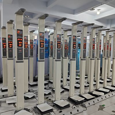 Centro Médico Escala de altura e peso ultrassônica branca com exibição em várias línguas