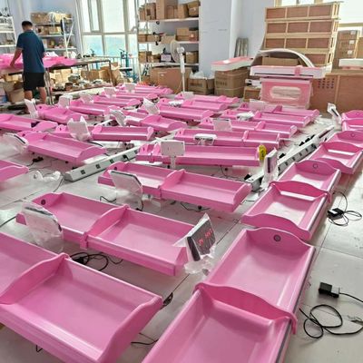 Escala de peso do bebê médico do hospital com suporte personalizado e divisão mínima de 1 mm