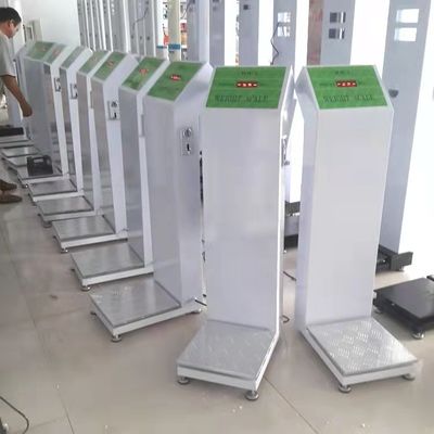 Máquina de balança de peso operada por moedas para hotel Estação do aeroporto Faixa de peso de bagagem 8-200kg