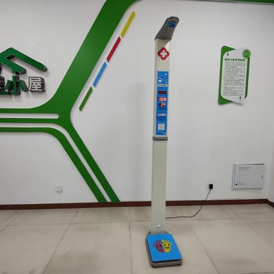 Máquina de balança inteligente para medir com precisão a altura e o peso do corpo humano