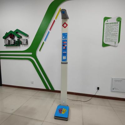 Escala de IMC para medição precisa de peso e altura em hospitais