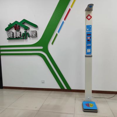 Escala de IMC para medição precisa de peso e altura em hospitais