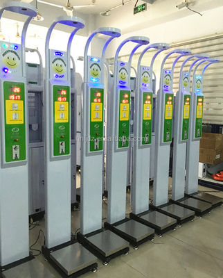 Máquina de venda de moedas com balança corporal digital do IMC e impressão G.W. 45kg RS-232